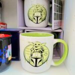Taza Baby Yoda interior verde