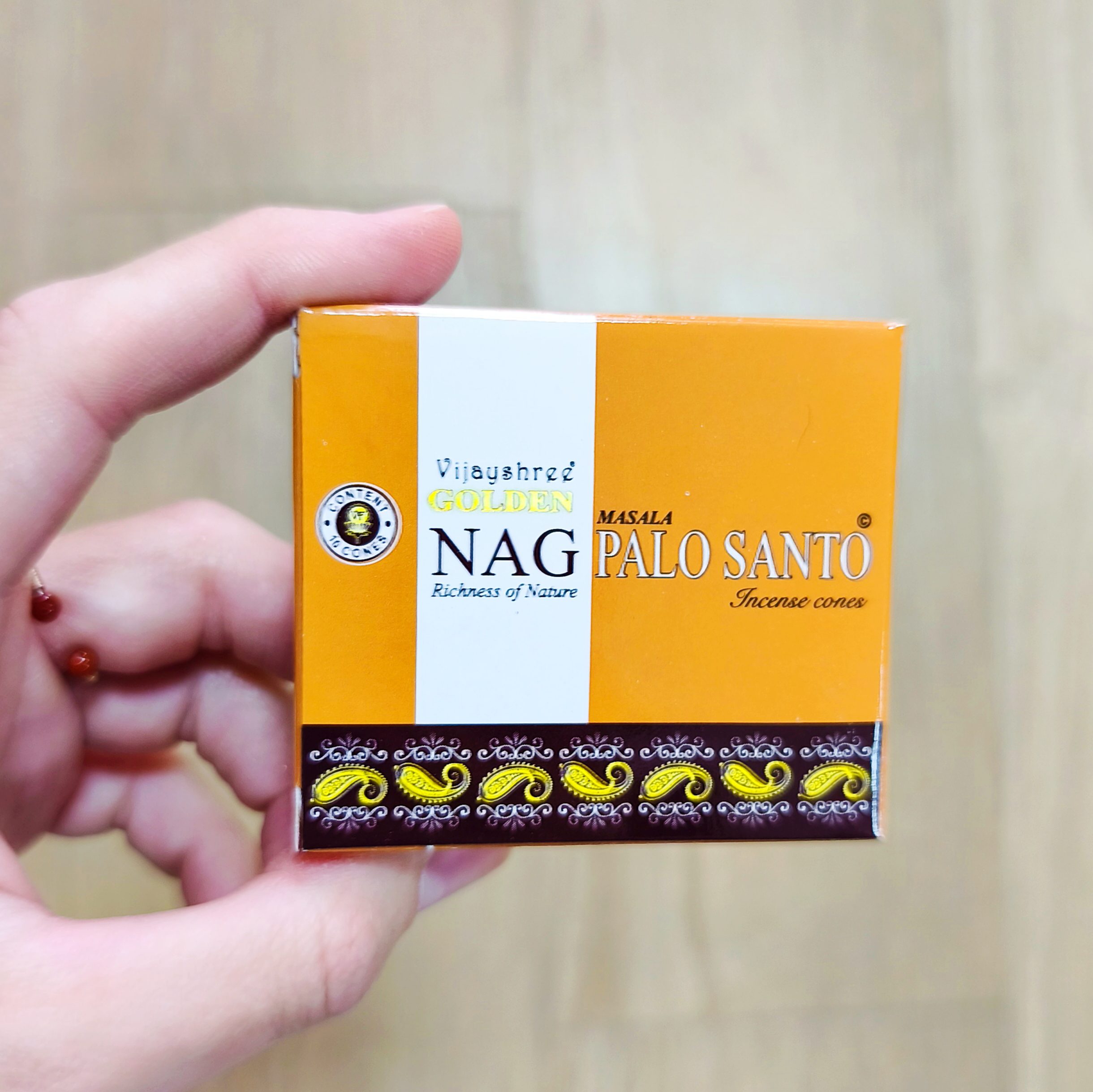 Incienso en conos Golden Nag Palo Santo Incienso en conos Golden Nag Palo Santo - Imagen 1