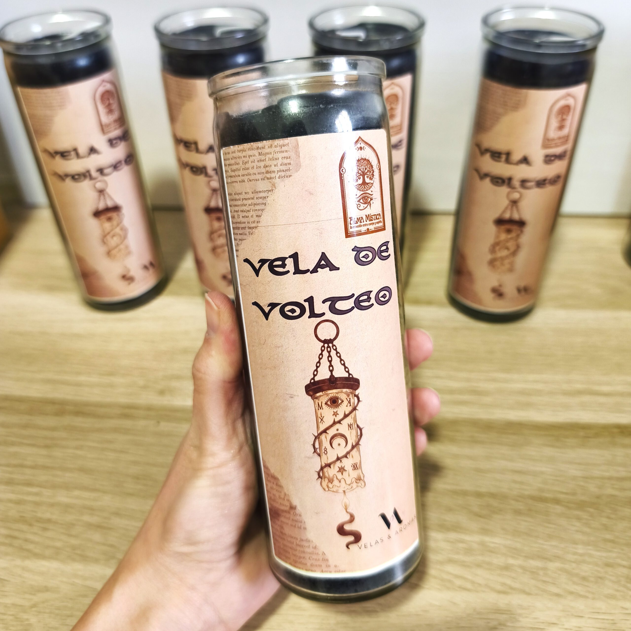 Vela de Volteo Negra Ritualizada | Protección, Devolución de Energías y Justicia Espiritual Vela de Volteo Negra Ritualizada - Imagen 1