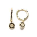 Aros de Plata de Ley con Baño de Oro, Circonitas Negras y Colgante Circular – 17x11 mm