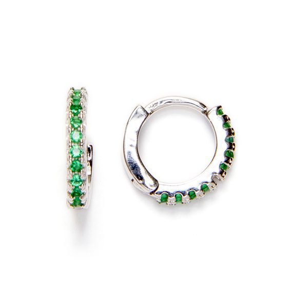 Mini Aritos de Plata de Ley Rodiada con Circonitas Verde Esmeralda – 10 mm Mini Aritos de Plata de Ley Rodiada con Circonitas Verde Esmeralda – 10 mm - Imagen 1
