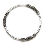 Pulsera Bali de plata de ley rígida con cierre oculto