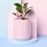 Maceta Ángel Stitch con planta artificial de cerámica rosa