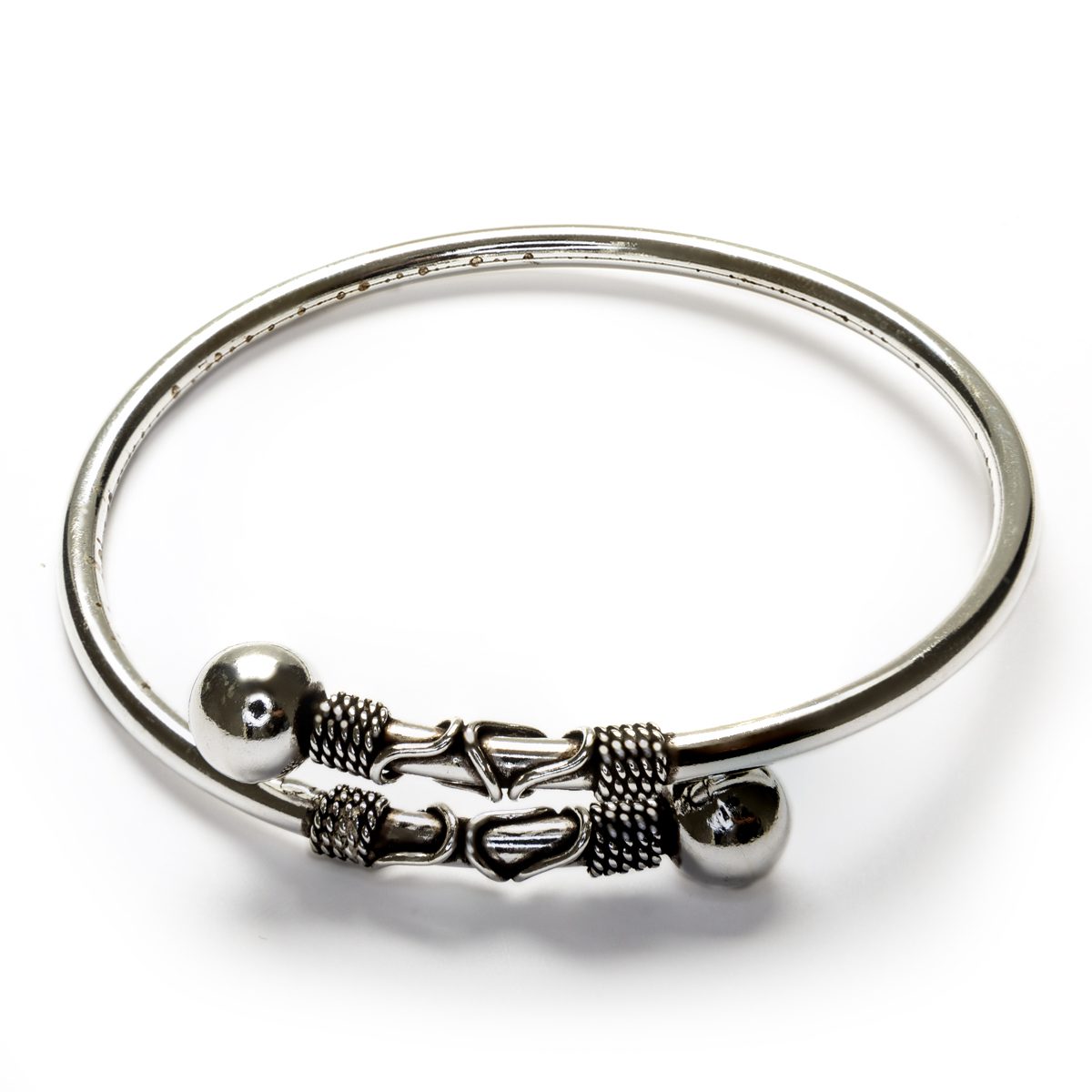Pulsera Bali abierta de plata de ley con terminales en bola Pulsera Bali abierta de plata de ley con terminales en bola - Imagen 1
