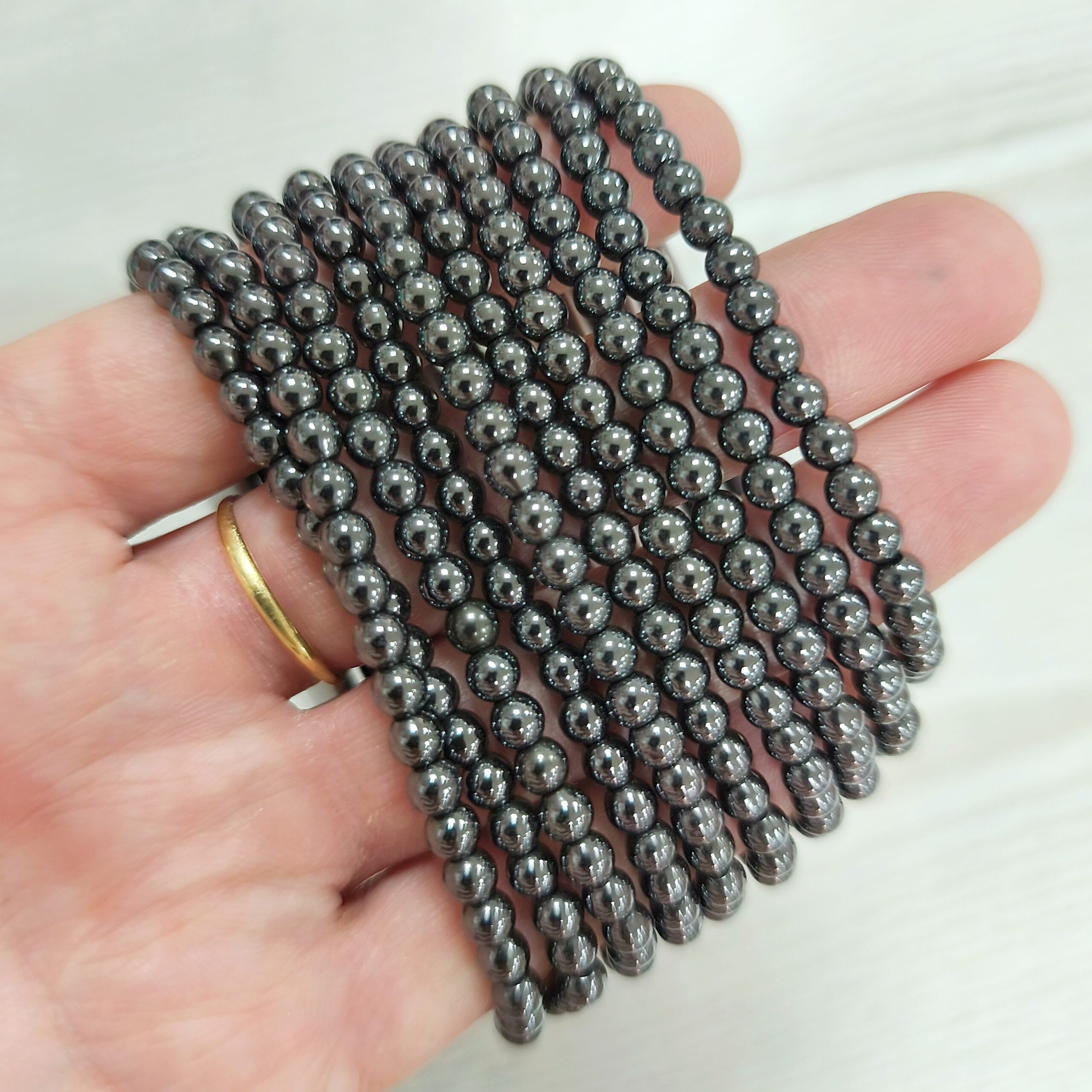 Pulsera de Hematita 4mm – Protección y equilibrio Pulsera de Hematita 4mm – Protección y equilibrio - Imagen 1