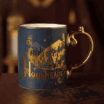 Taza Hogsmeade, el Pueblo Mágico 340ml - Harry Potter