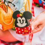 Llavero Sorpresa Loungefly Mickey y Amigos Disney – Mini Mochila Mystery Blind Box - Imagen 3