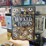 Lady Stirling’s Wicked Garden Oracle – Inglés